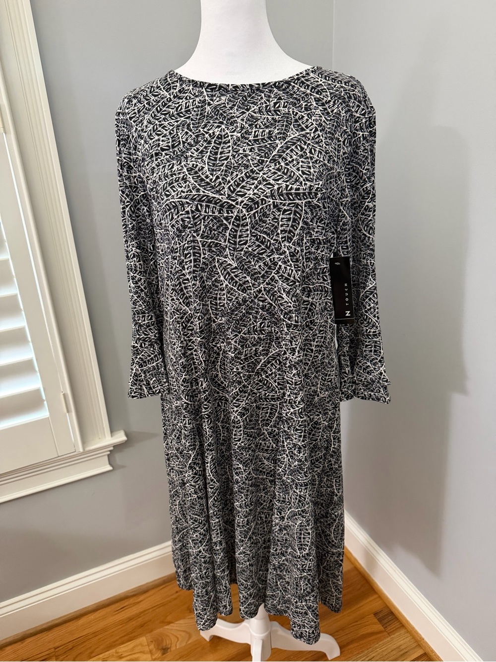 NWT N’TOUCH Size Small Black & White Patterned Women’s Pullover Dress